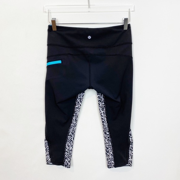 Lululemon Black Printed Running Crop 6 - Picture 3 of 9